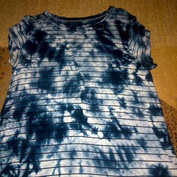 American Eagle Outfitters Tops - American eagle soft and sexy shirt.  Blue and white